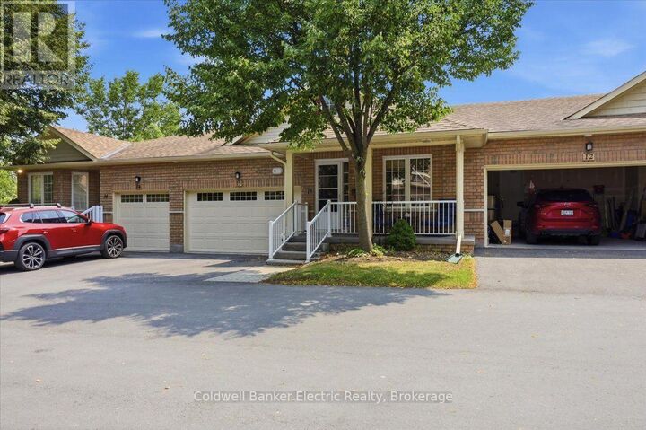 Property Photo:  877 Wentworth Street 13  ON K9J 8R7 