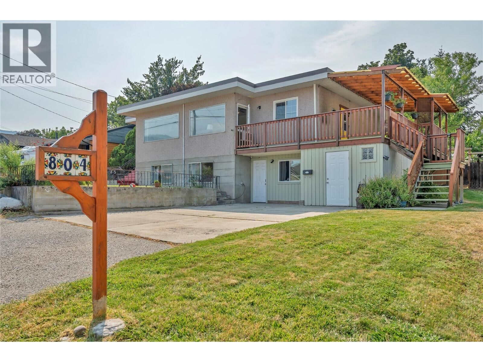 Property Photo:  804 Ross Avenue  BC V2A 3A7 
