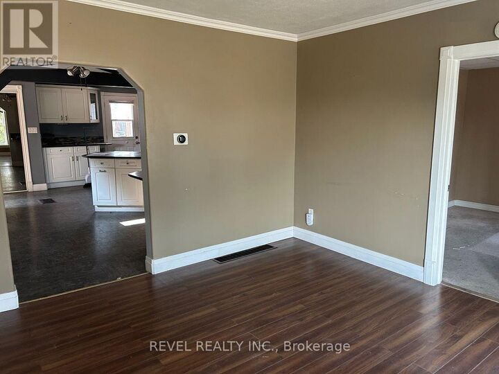 Property Photo:  56 Strachan Avenue  ON P0N 1H0 