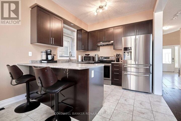 Property Photo:  64 Catherine Drive  ON L4N 6Z3 