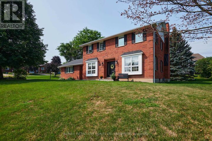 98 Erindale Avenue — photo 1
