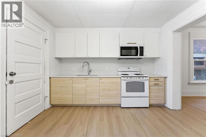 Property Photo:  176 Darling Street 1  ON N3S 3W6 