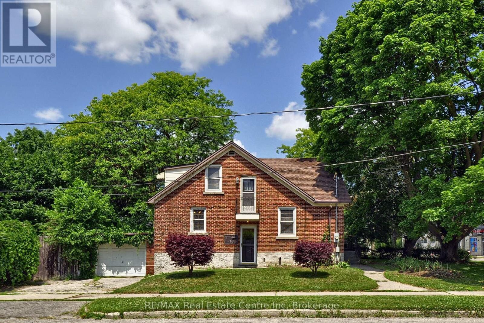 Property Photo:  285 Albert Street West  ON N2L 3T9 