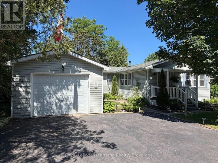 15 Huron Lane — photo 1