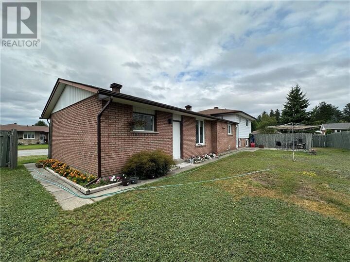 Property Photo: 2 Aspen Court ON P0M 1H0