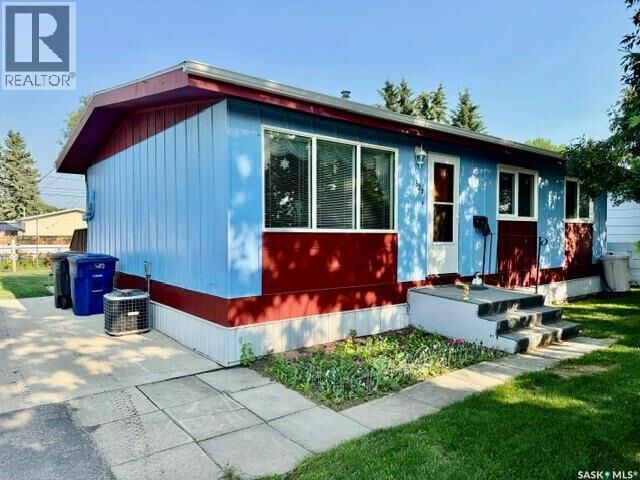 Property Photo:  520 3rd Street  SK S0K 2A0 