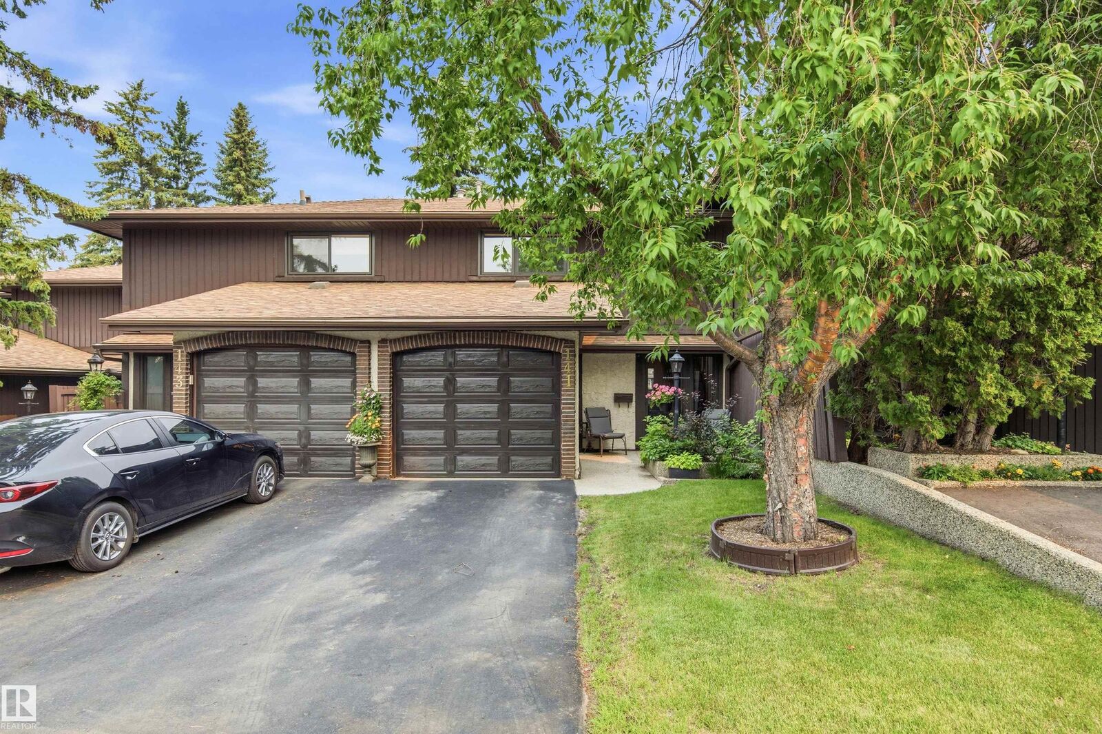 Property Photo:  141 Hearthstone NW  AB T6H 5E5 
