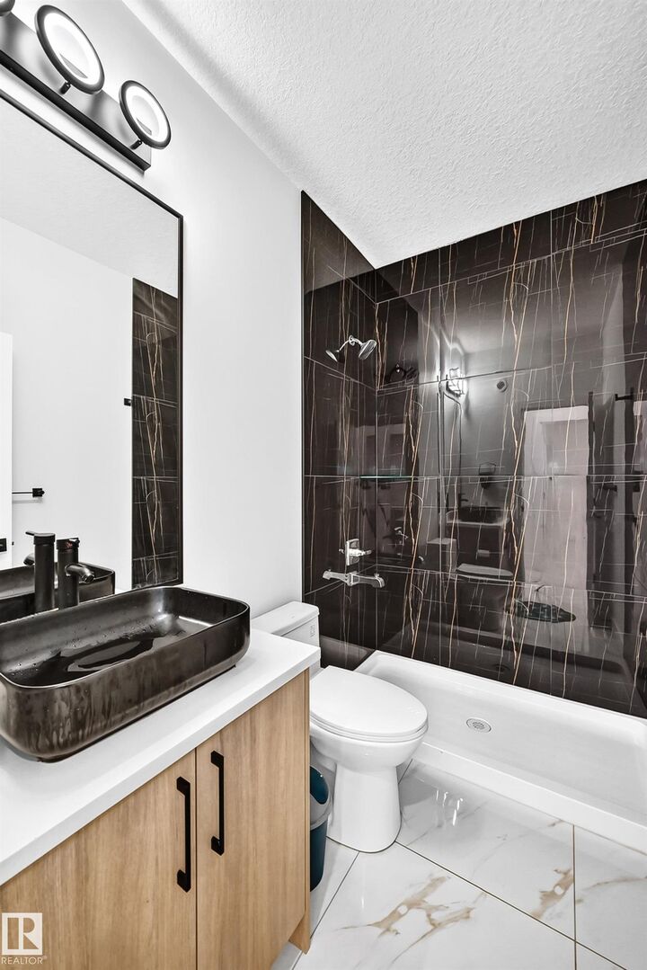 Property Photo: 1924 164 Street SW AB T6W 5J9