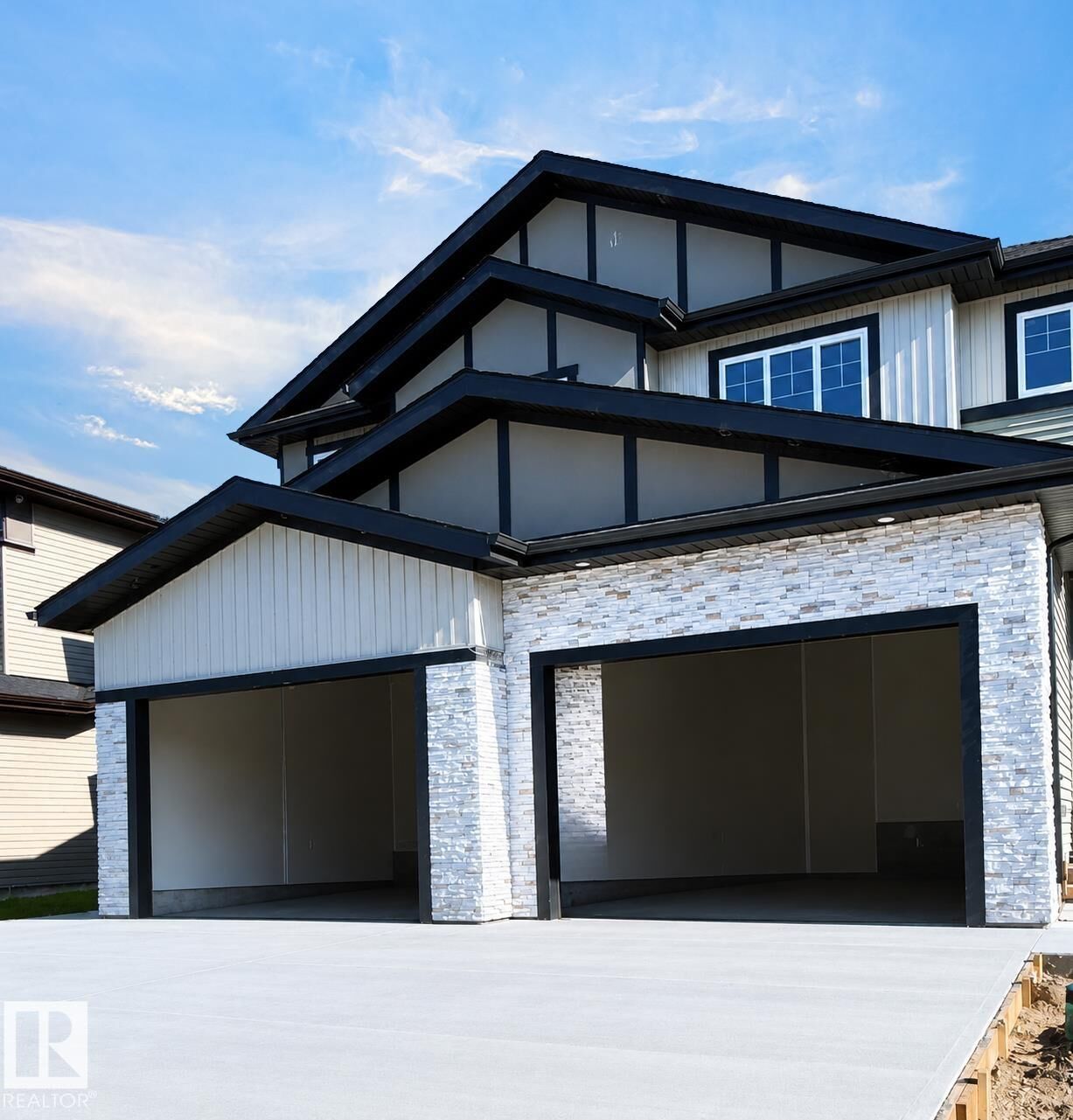 Property Photo:  3902 40 Avenue  AB T4X 3B5 