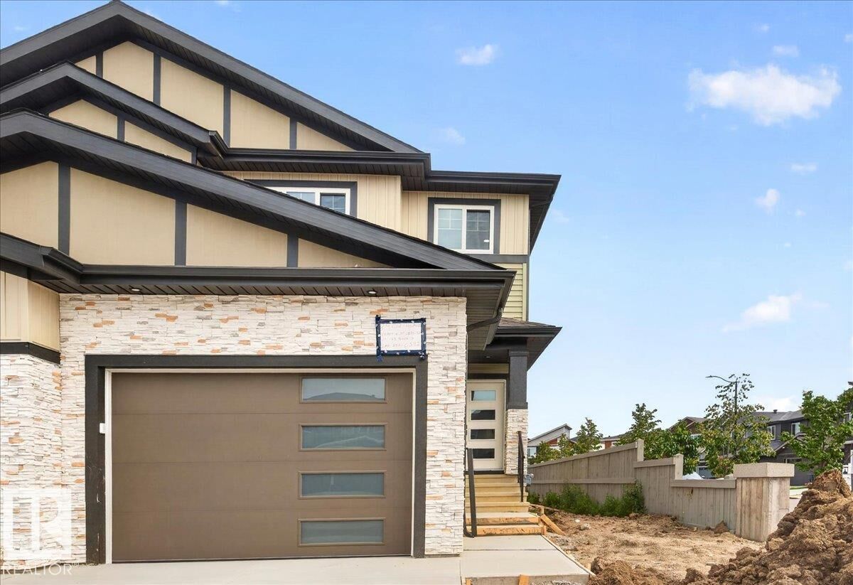 Property Photo: 3902 40 Avenue AB T4X 3B5