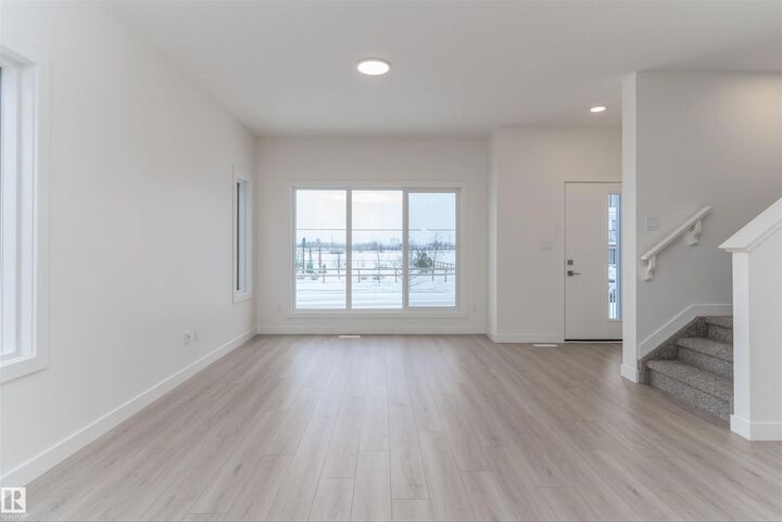 Property Photo:  1250 McLeod Avenue  AB T7X 4A9 