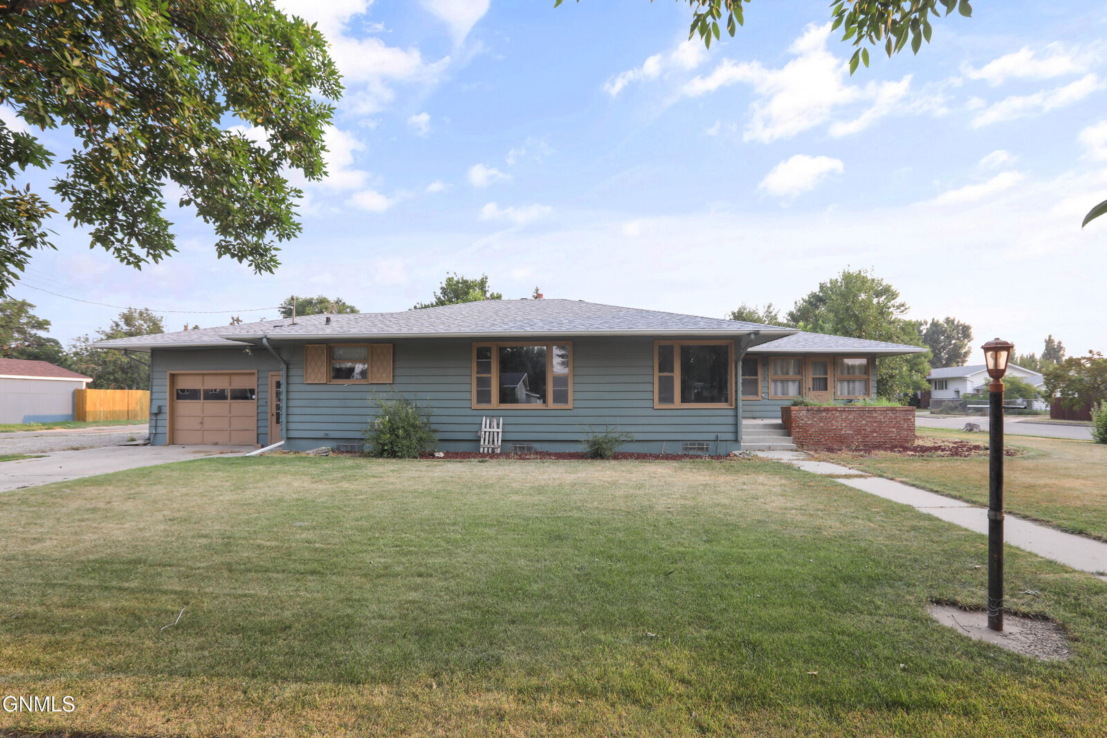 Property Photo: 315 20th Street E ND 58801