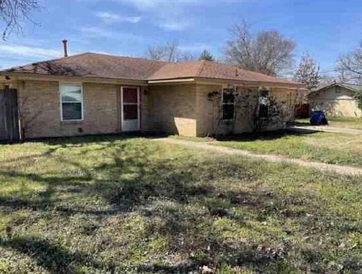 Property Photo:  100 Post Oak Lane  TX 78621 