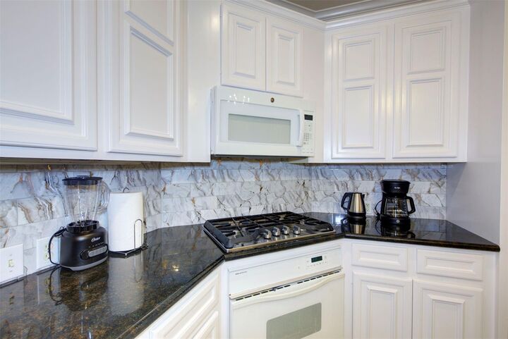 Property Photo:  1711 Huldy St Street A  TX 77019 