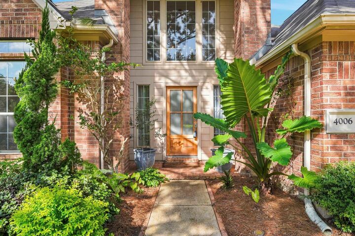 Property Photo: 4006 Stonehurst Drive TX 77584