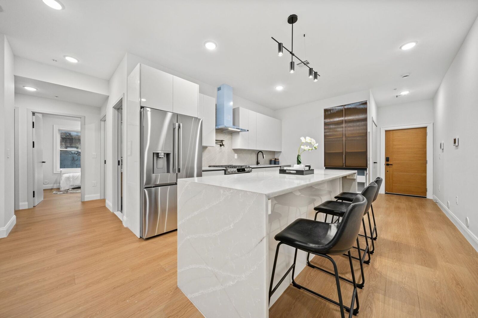 Property Photo:  192 Cambridge Ave 1  NJ 07307 