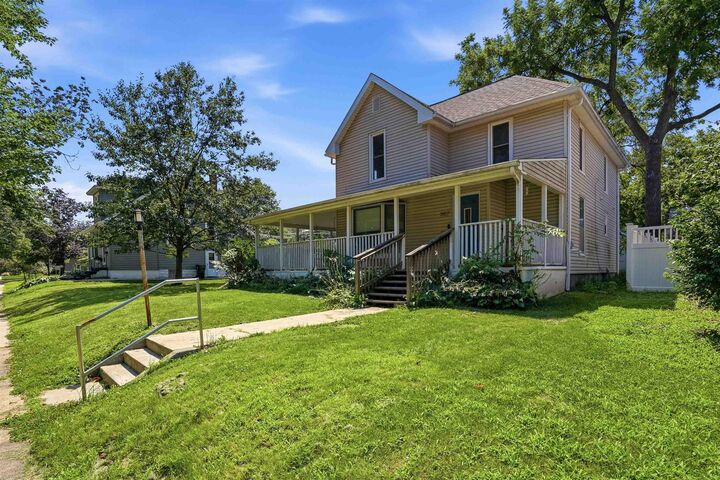 Property Photo:  307 Olive Street  IA 50613 