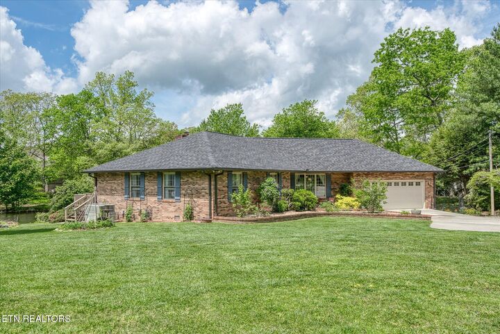 Property Photo: 2012 Cravens Drive TN 38572