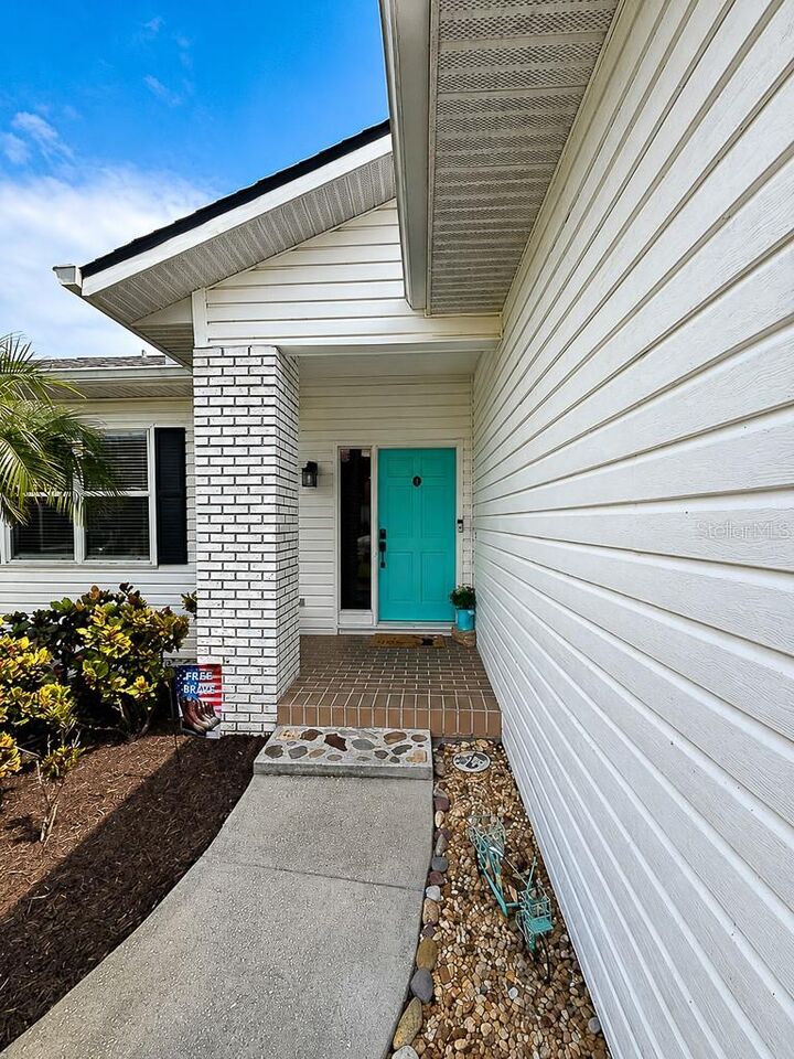 Property Photo:  859 Harbor Hill Drive  FL 34695 