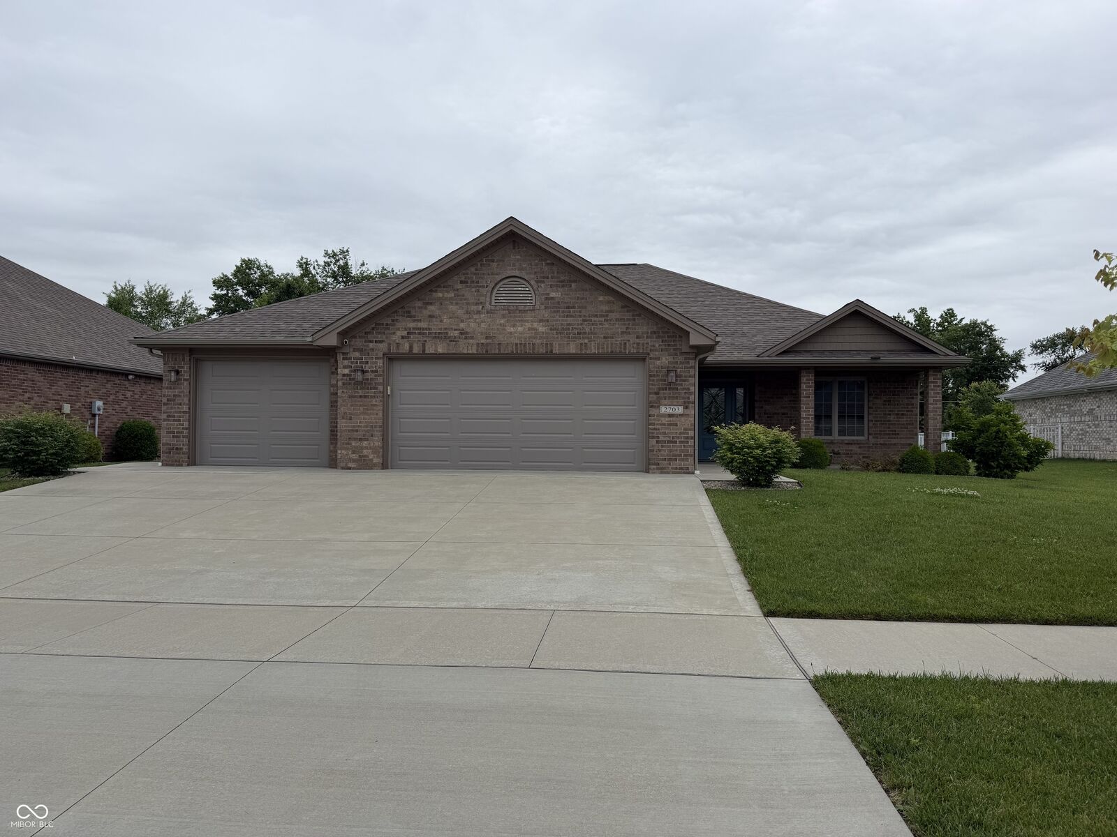Property Photo:  2703 Poplar Woods Lane  IN 47203 