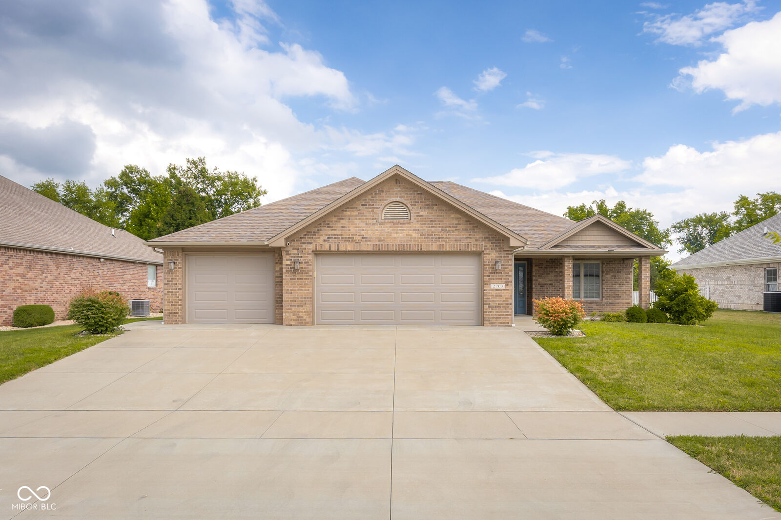 Property Photo: 2703 Poplar Woods Lane IN 47203