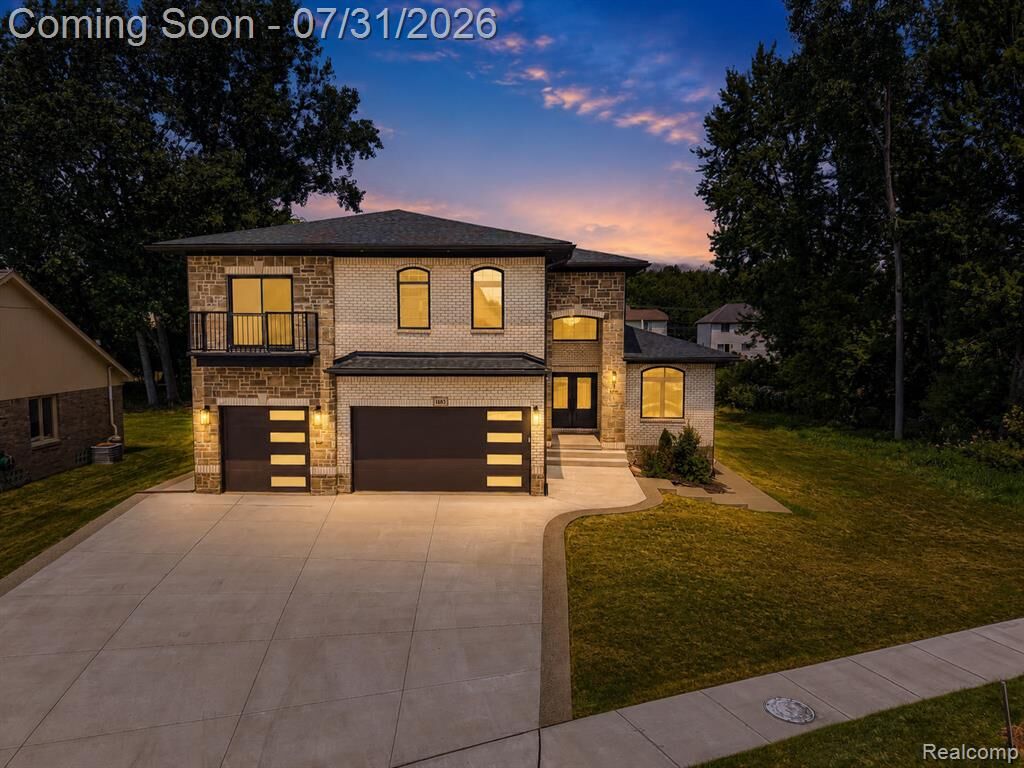 Property Photo:  1683 Delta Drive  MI 48085 1236 