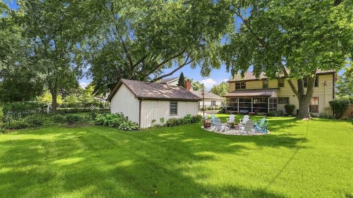 Property Photo:  184 Spring Avenue  IL 60137 