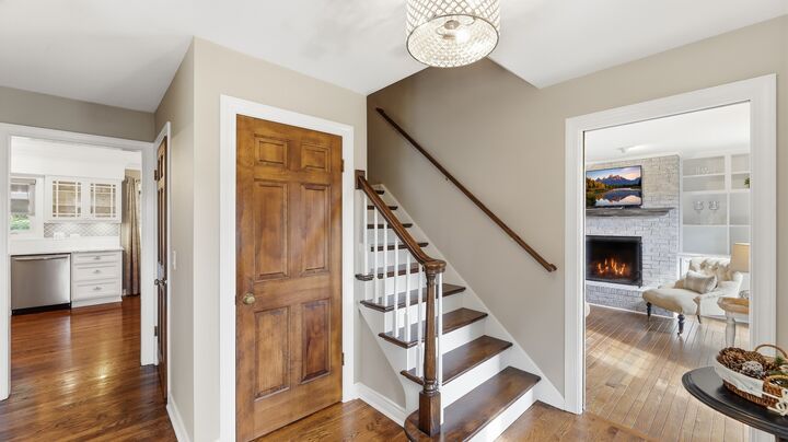 Property Photo:  184 Spring Avenue  IL 60137 