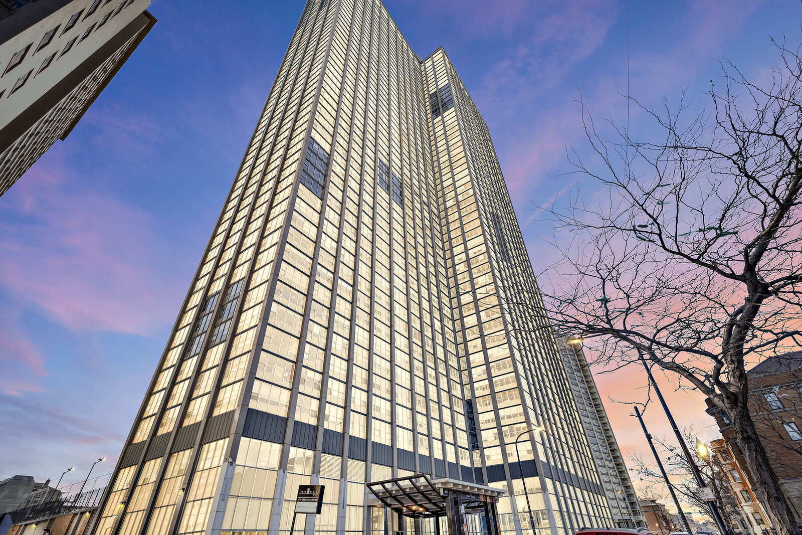 Property Photo:  655 W Irving Park Road 1801  IL 60613 