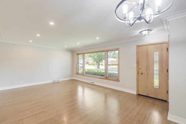 Property Photo:  917 Community Drive  IL 60526 