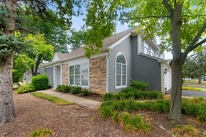 Property Photo:  1564 Westbury Drive  IL 60192 