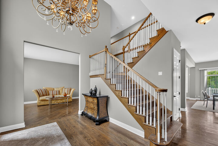 Property Photo: 1113 Ashley Lane IL 60010