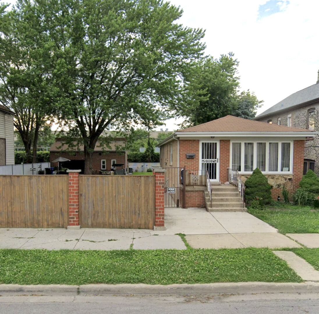 Property Photo:  2706 S Hillock Avenue  IL 60608 