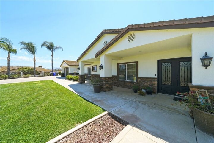 Property Photo:  5685 Oak Tree Cir  CA 92509 