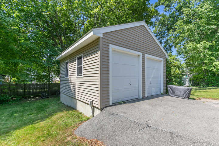 Property Photo:  17 Bateman Street  ME 04073 