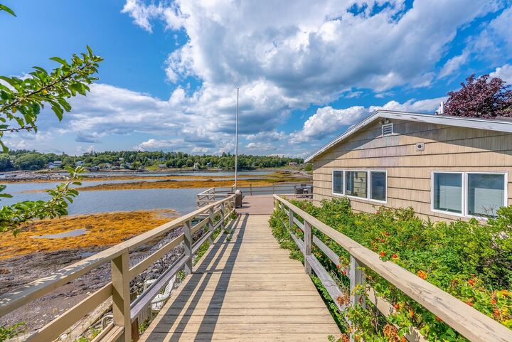 Property Photo:  195 Beach Road  ME 04019 