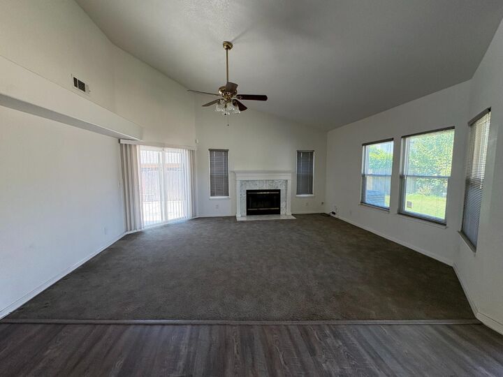 Property Photo: 877 Mission Ridge Drive CA 95337