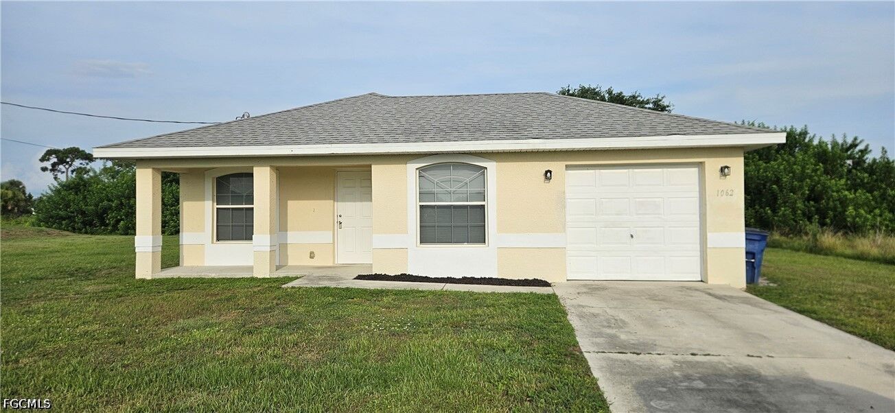 Property Photo:  1062 Countess Avenue  FL 33974 