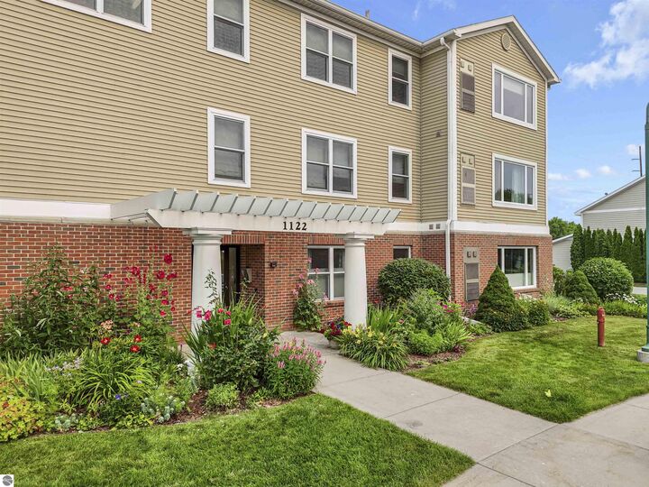 Property Photo:  1122 Lake Ridge Drive  MI 49684 