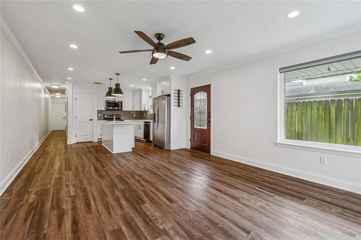 Property Photo:  422 Nursery Avenue  LA 70005 