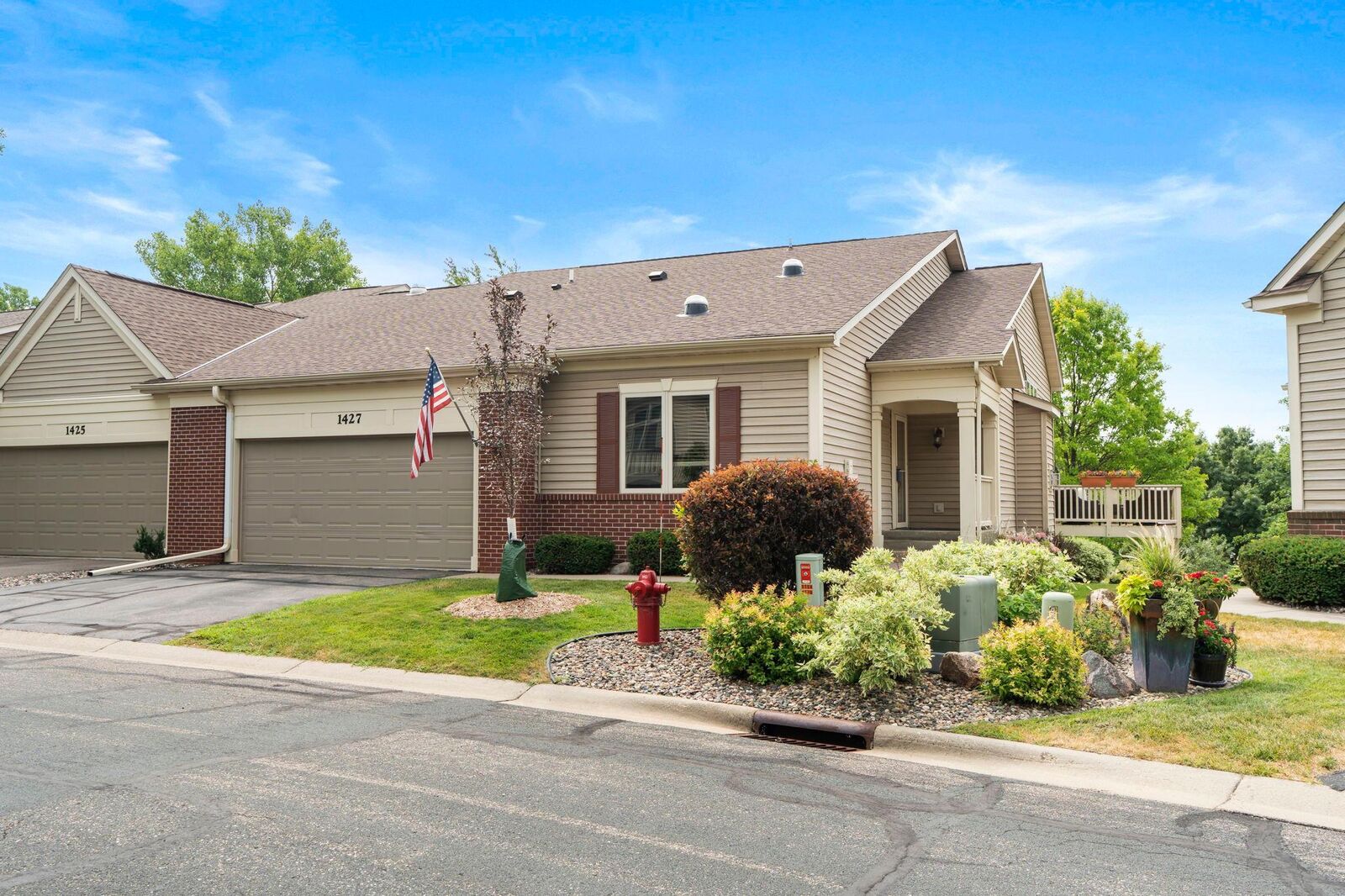 Property Photo:  1427 Summit Shores Drive  MN 55306 