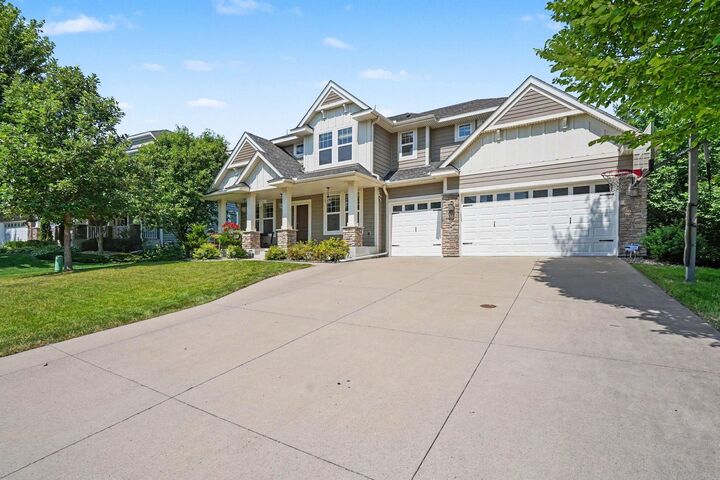 Property Photo:  5310 Black Oaks Lane N  MN 55446 