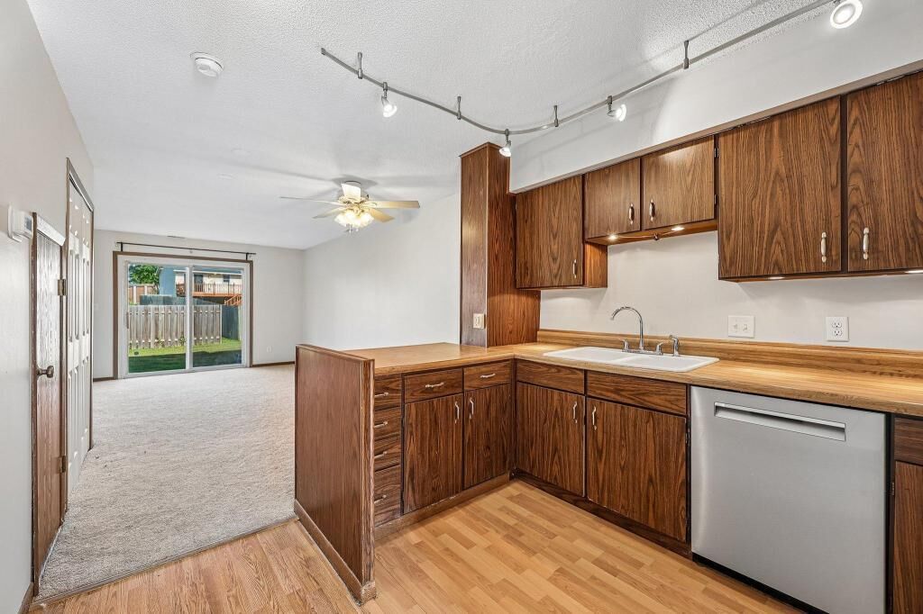 Property Photo: 846 Woodgate Drive 213 MN 55127