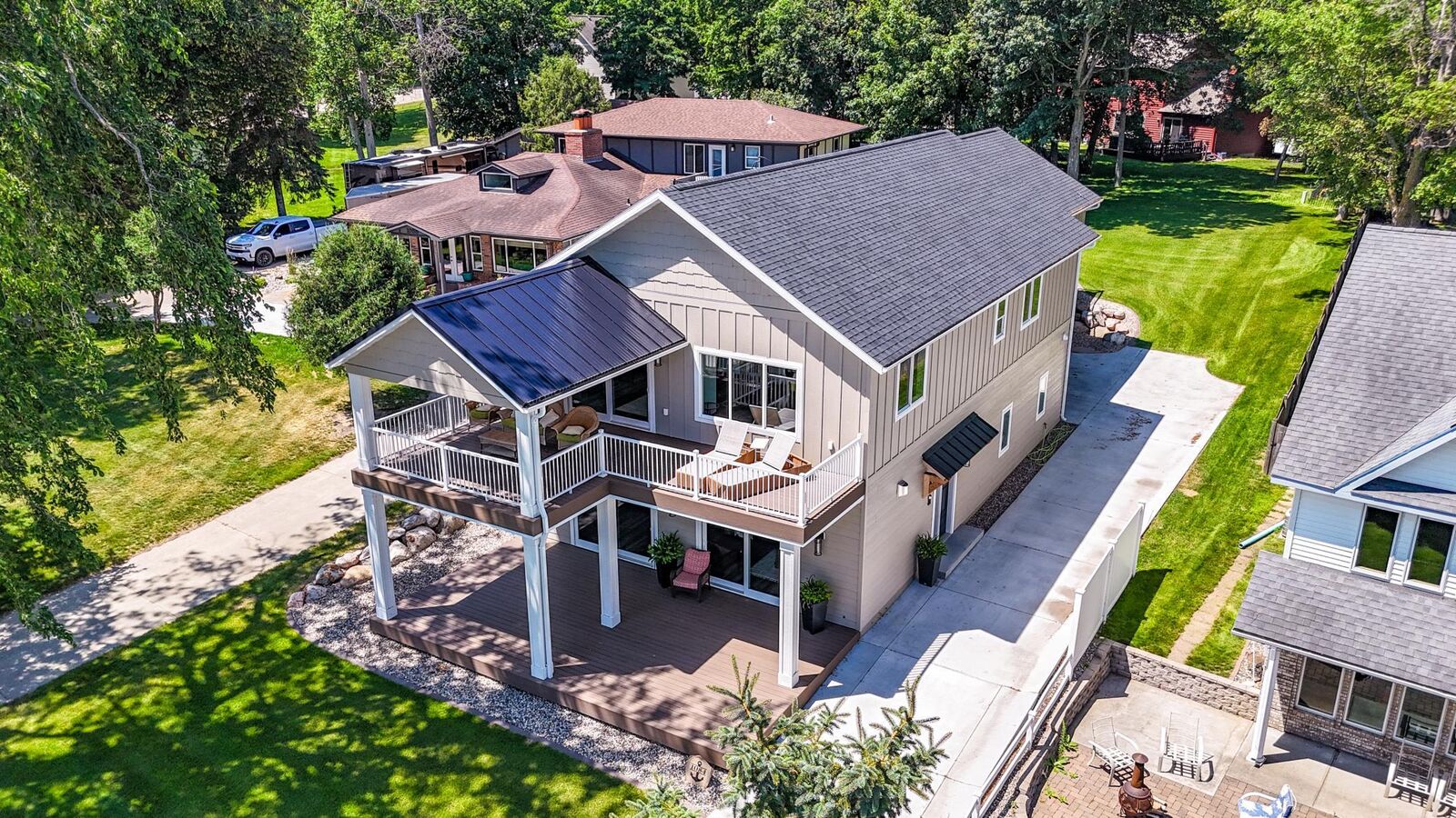 Property Photo:  1084 W Lake Drive  MN 56501 