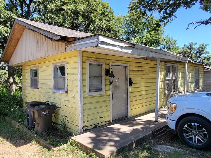 Property Photo:  3605 Rufus Street  TX 76119 