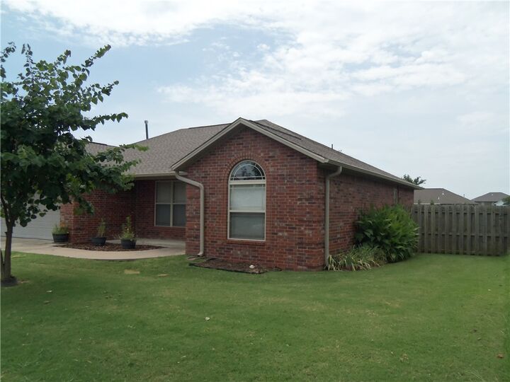 Property Photo:  1902 N Messick Court  AR 72761 