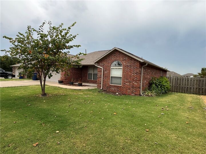 Property Photo:  1902 N Messick Court  AR 72761 