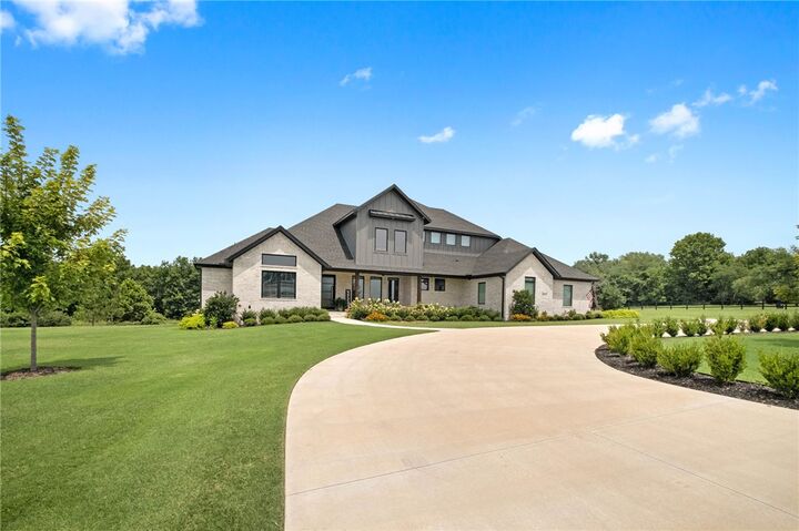 Property Photo: 2664 Highlands Way AR 72762