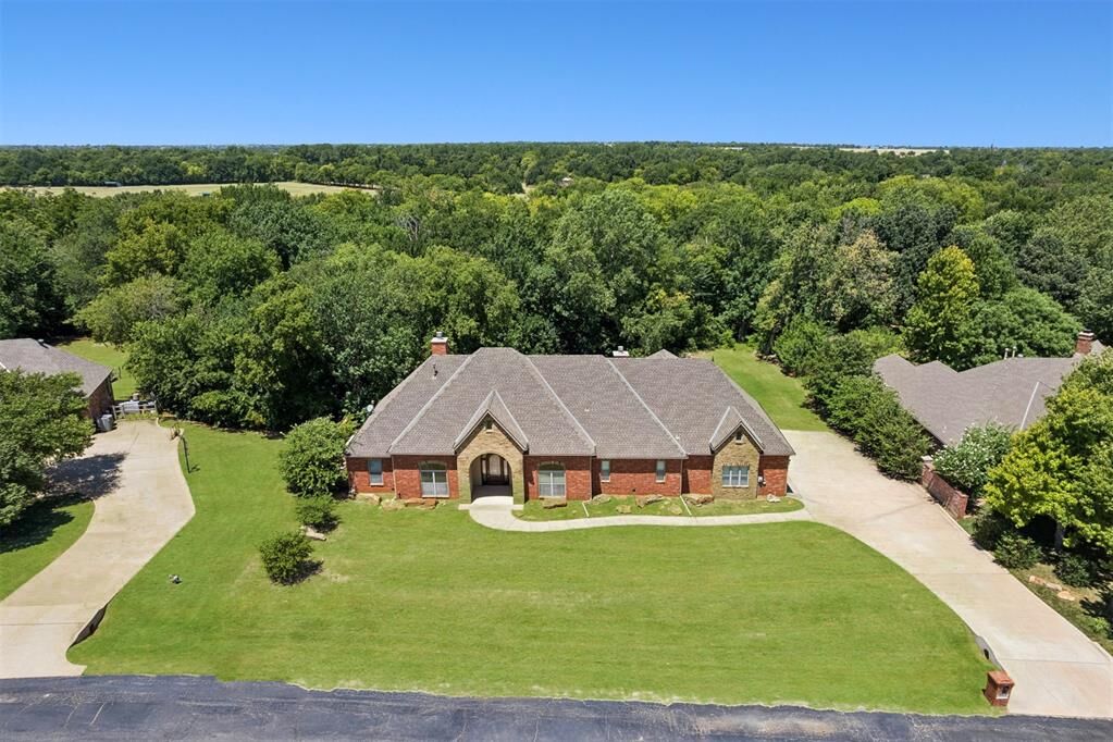 Property Photo:  18465 N Antler Way  OK 73012 