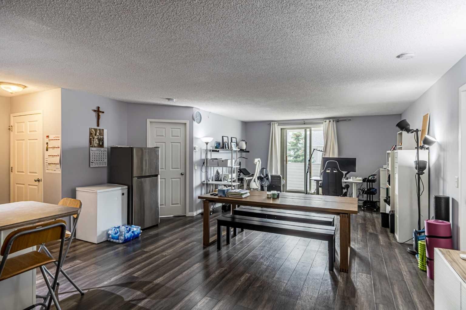 Property Photo:  9 Country Village Bay NE 407  AB T3K 5J8 